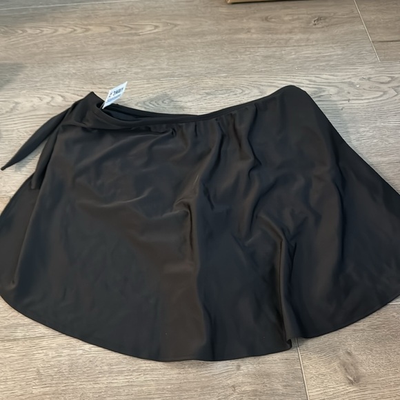 NWT! Black High-Waisted Wrap-Front Sarong Swim Skirt  - Size Small 💎 - Picture 9 of 9